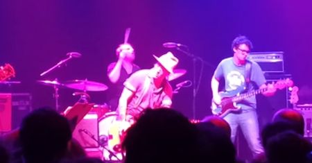 Johnny Depp coveruje zespół heavymetalowy!