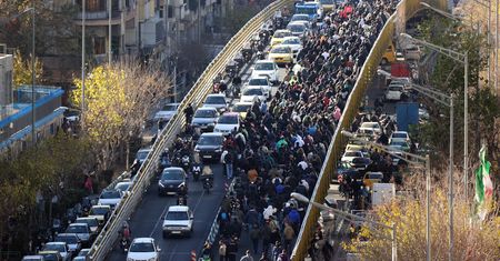 Masowe protesty w Iranie. "Śmierć dyktatorom!"