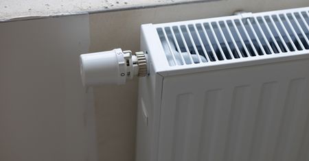 Kup w aptece i przyklej na okno. Zaoszczędzisz na ogrzewaniu