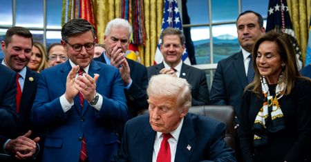 Koniec rekordowego shutdownu. Trump podpisał ustawę