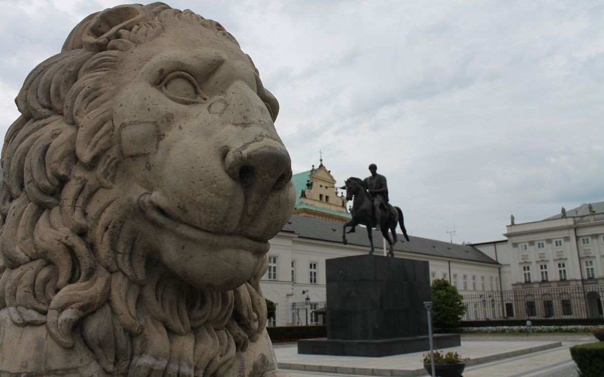 Gdzie stanie pomnik Smoleński? "Nie na Krakowskim Przedmieściu"