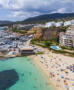 Matka zostawiła 5-latkę. Sama poszła pić do hotelowego baru