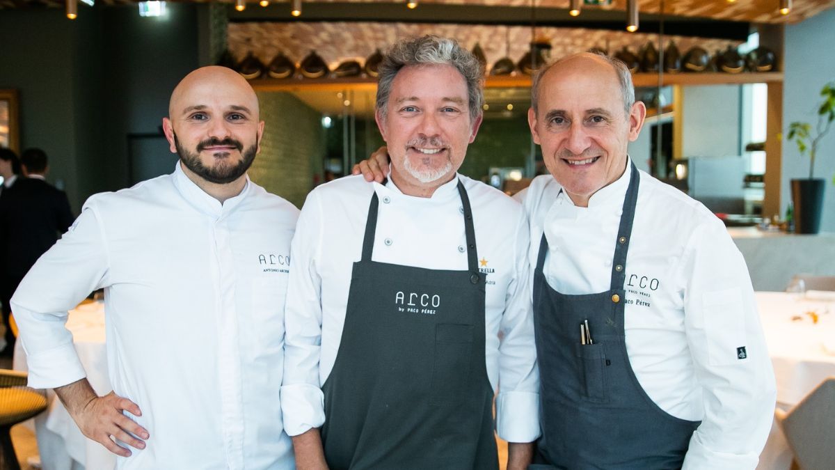 Szefowie kuchni podczas kolacji