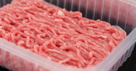 Ile można trzymać mięso mielone w zamrażarce? O błąd łatwiej, niż mogłoby się wydawać