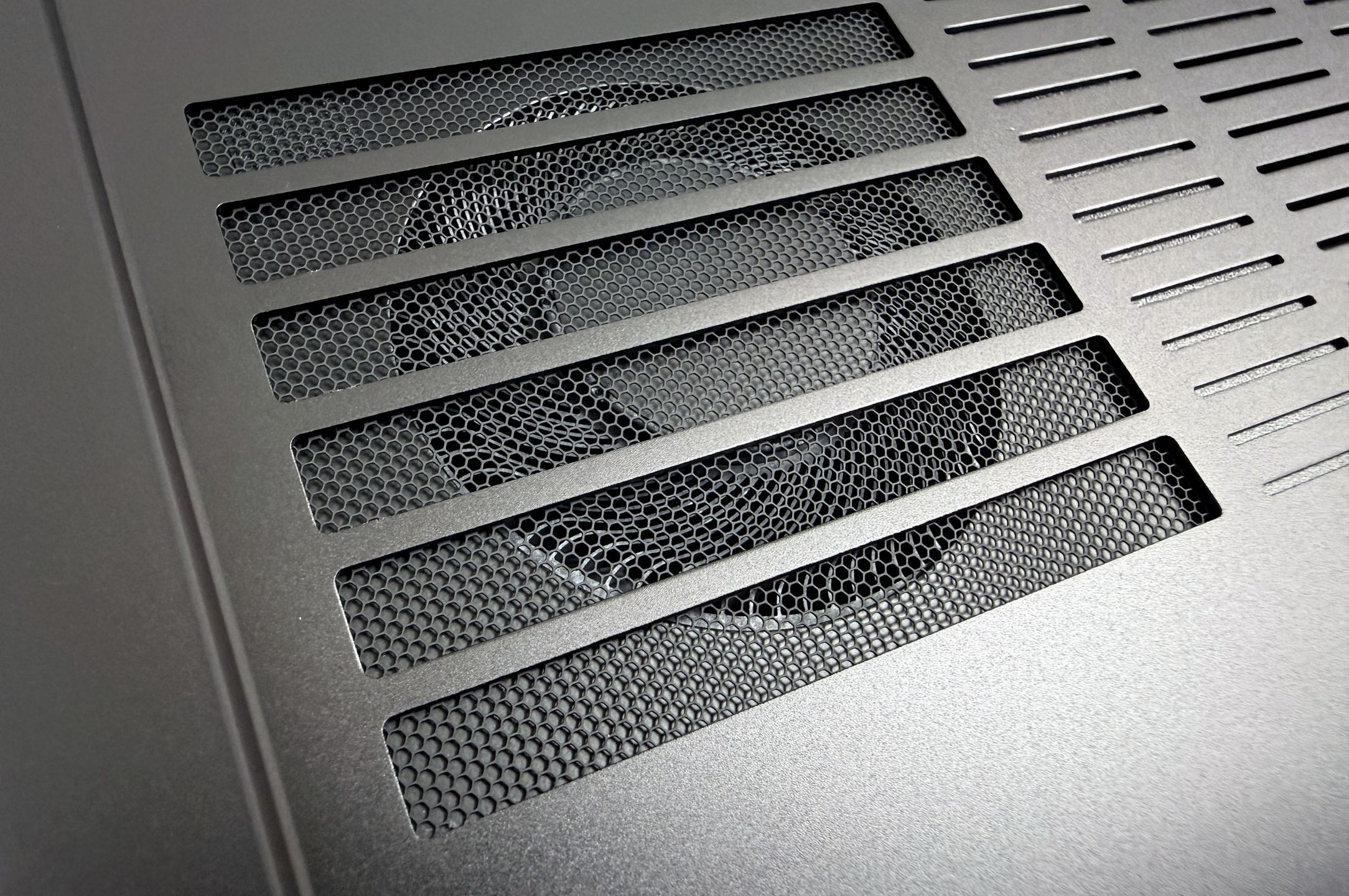 Razer Blade 16 (2026) - wentylator