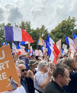 Francja. Protesty przeciwko restrykcjom przybierają na sile