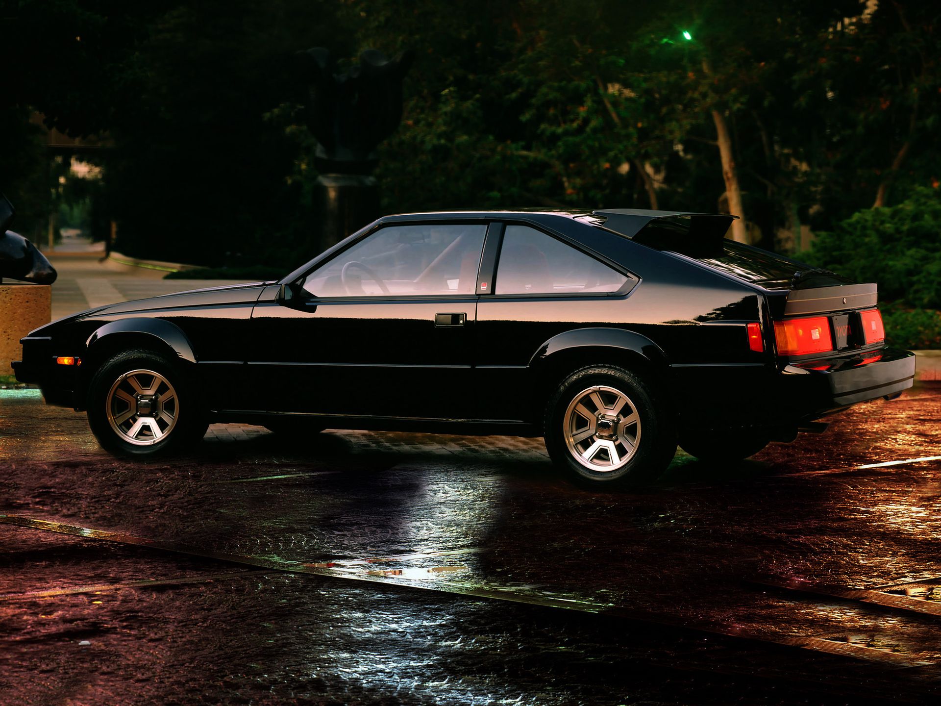 Toyota Supra (1978-2002) - ewolucja japońskiej legendy [galeria zdjęć] 7