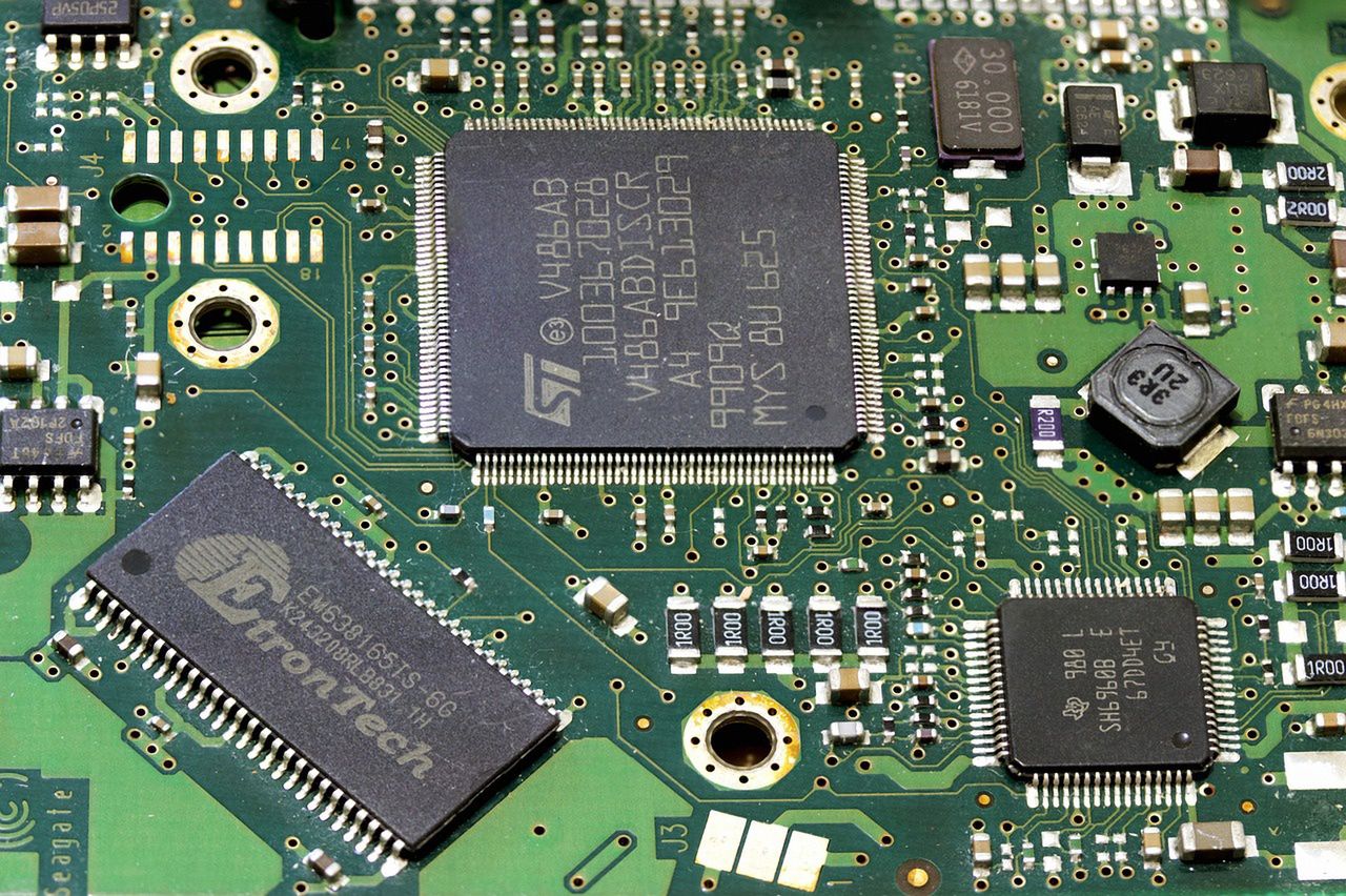 Bizmut zastąpi krzem? Nowa era w technologii półprzewodników