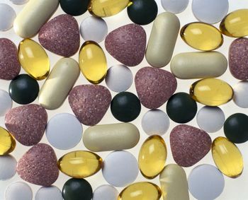 Farmaceuci ostrzegają. Uważaj na te konkretne suplementy