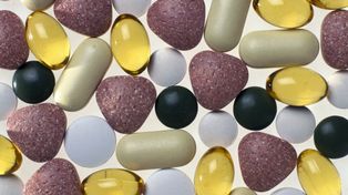 Farmaceuci ostrzegają. Uważaj na te konkretne suplementy