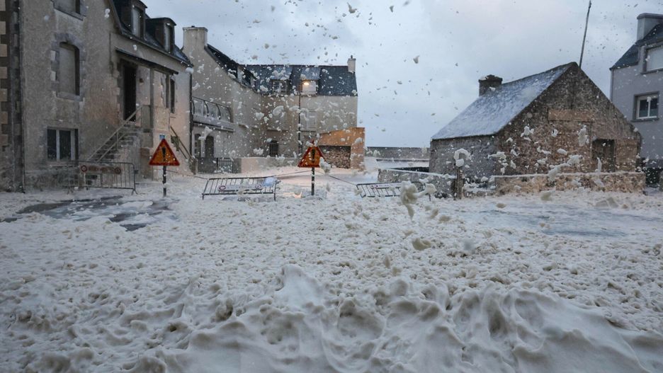 Orkan Ciaran uderza w Europę