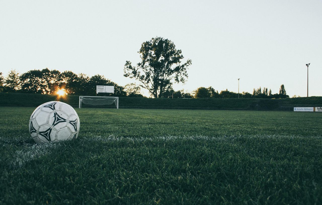 Będą grać w piłkę. W błocie. Już w weekend w Korycinie startuje kolejna edycja Błotnej Ligi Mistrzów/ Swampions Soccer League