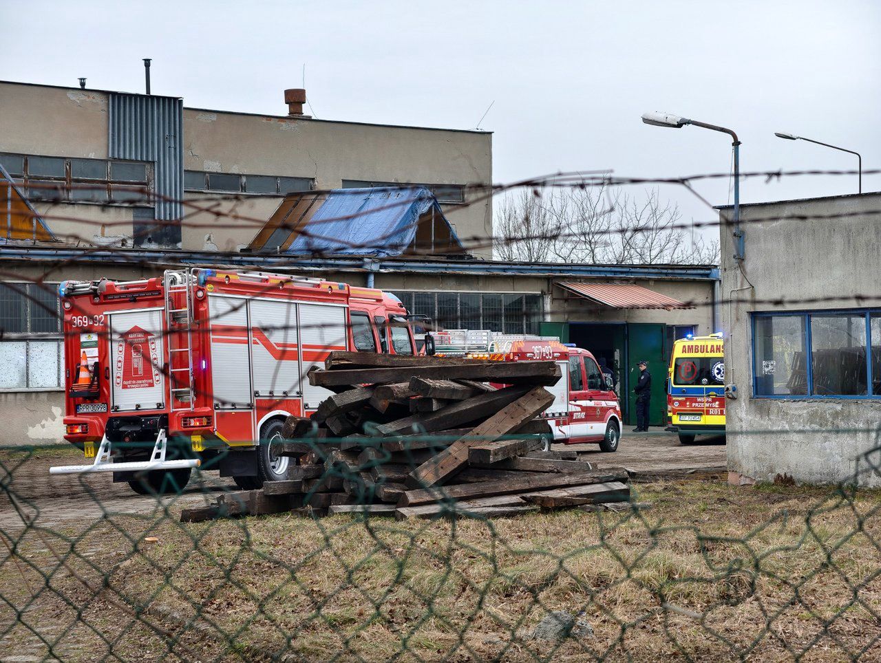 W magazynie w Żurawicy ujawniono ciało młodego mężczyzny