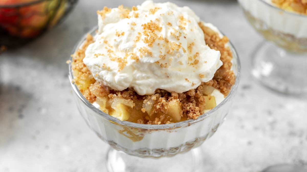 Szarlotka w pucharku - Pyszności