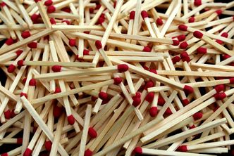 Polskich zapałek już nie kupisz. Znika ostatnia fabryka w Czechowicach-Dziedzicach