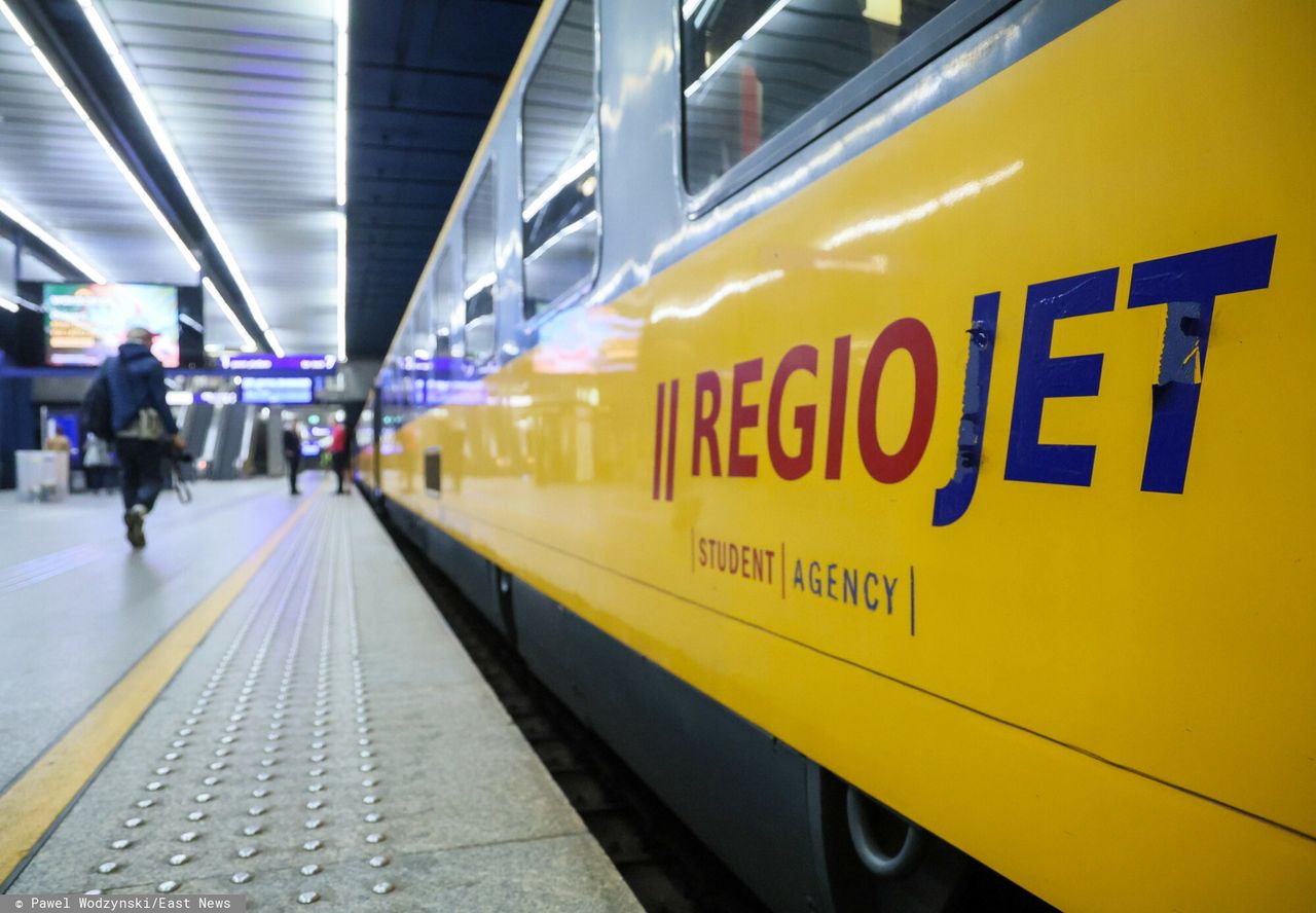 SMS po czesku, apel o anulowanie biletu. Kontrowersje ws. kursu pociągu do Warszawy