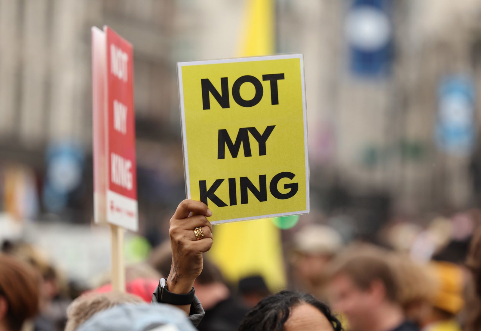 Protesty przed koronacją. "Nie mój król"