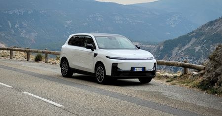 Leapmotor B10 doczekał się wersji z silnikiem spalinowym. Wiemy, ile kosztuje