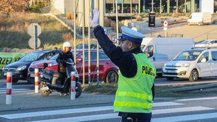 Kara za uchwyt na telefon. Policjant może dać nawet 3 tys.