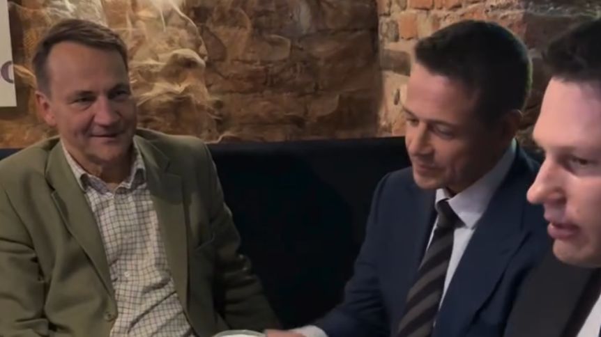 Sikorski, Trzaskowski i Mentzen na wspólnym piwie.