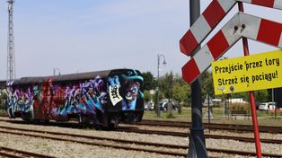 Pleszew: Słoneczny Patrol na wagonie. Efekt "Art on Tracks Jam"
