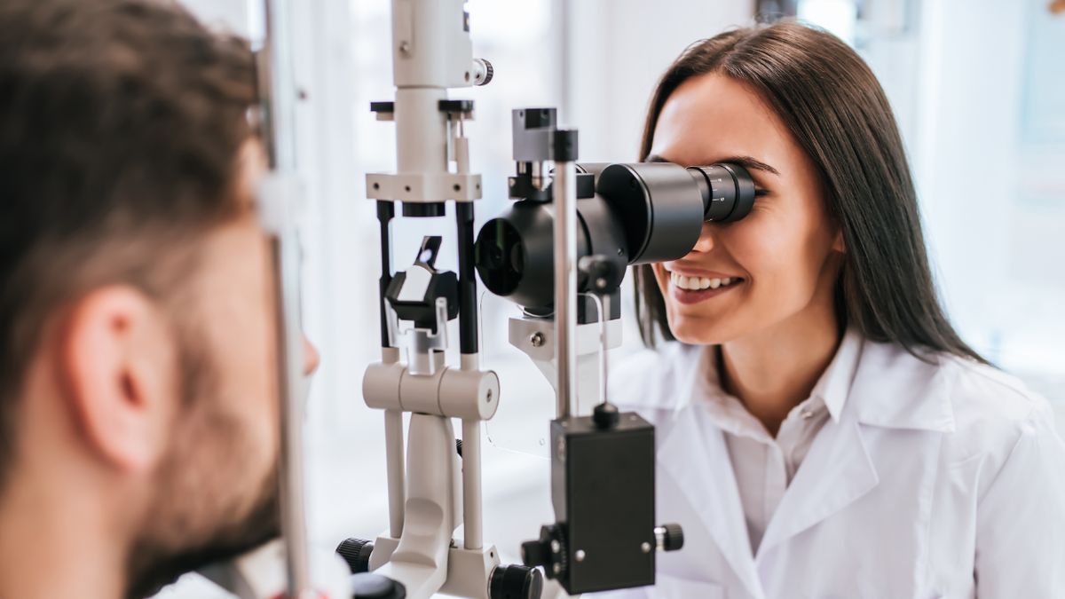 Choroba Bensona jest schorzeniem okulistycznym polegającym na tworzeniu się patologicznych zmian w ciele szklistym.