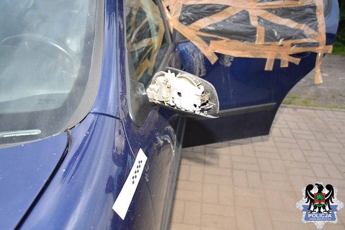 Wałbrzych. Rozpaczał po rozstaniu z dziewczyną. Złość wyładował na samochodzie jej obecnego chłopaka