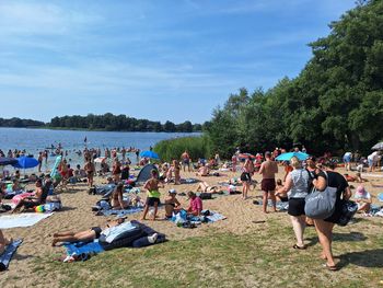 Dziekanowice: Tłumy plażowiczów nad jeziorem Lednica