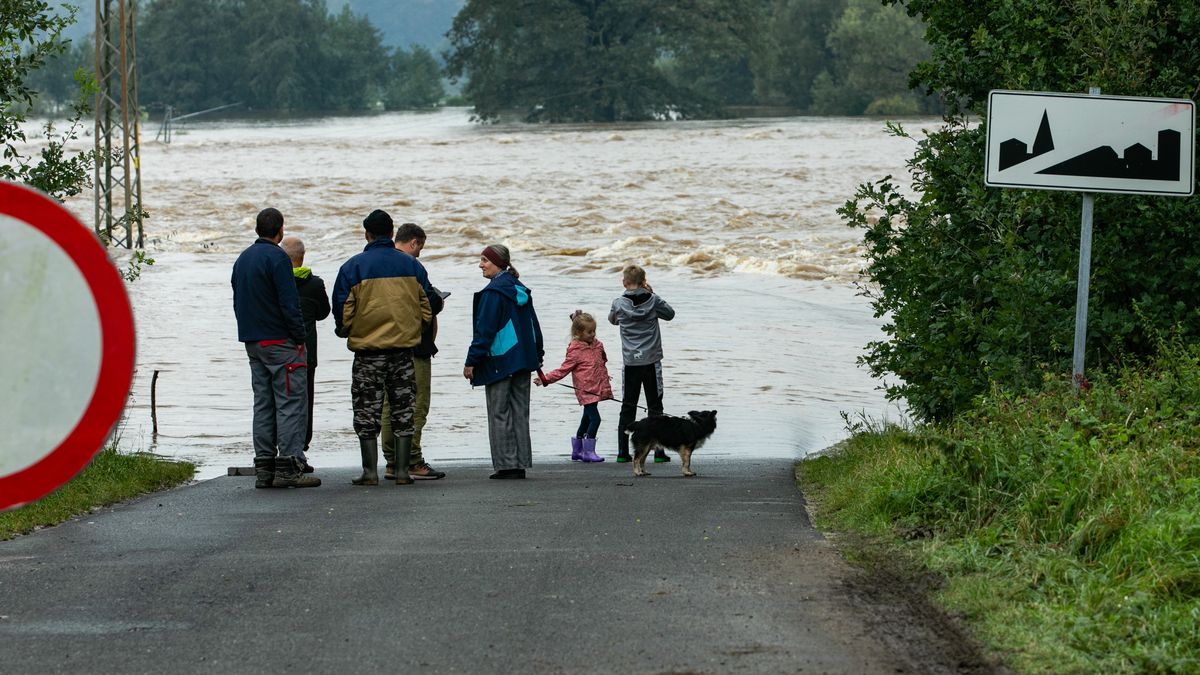 Brytyjskie media piszą o powodzi