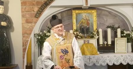 Ksiądz zobaczył spodnie policjantki. Aż zagrzmiał z ambony