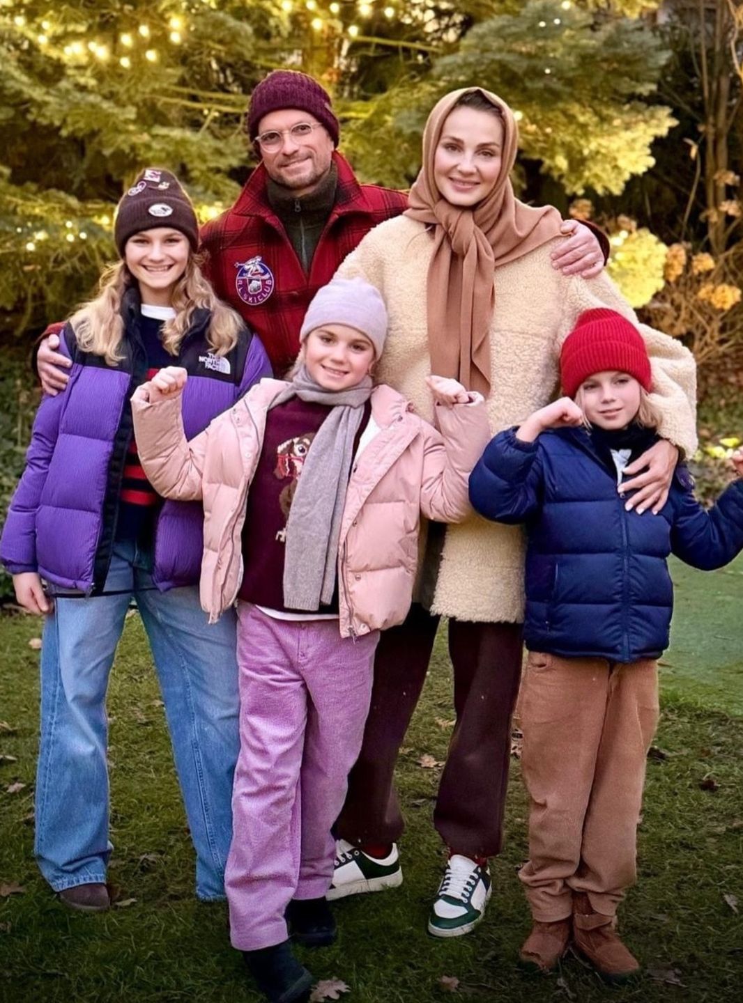 Małgorzata Socha z ukochanym i dziećmi 