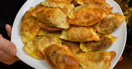 Jak smażyć pierogi na święta? Będą idealnie złociste, jeśli zastosujesz te triki
