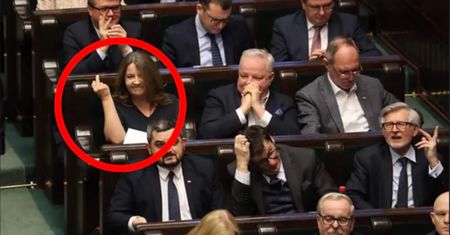 O jej geście mówiła cała Polska. Kontrowersyjna polityk została odwołana