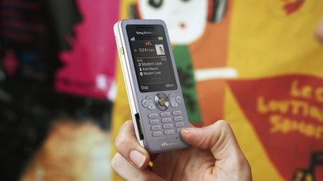 Sony Ericsson W302 - muzyczny telefon dla każdego 1