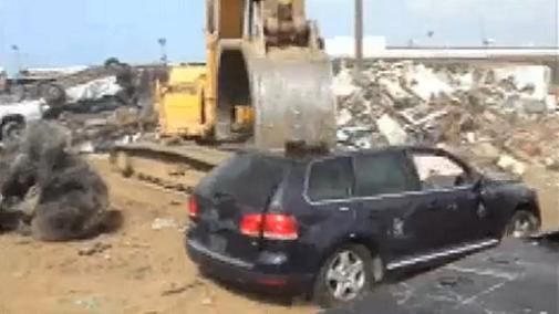 Rozwalamy VW Touarega [wideo]