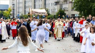 Warszawa: Procesje Bożego Ciała na Ursynowie. Utrudnienia w wielu punktach dzielnicy