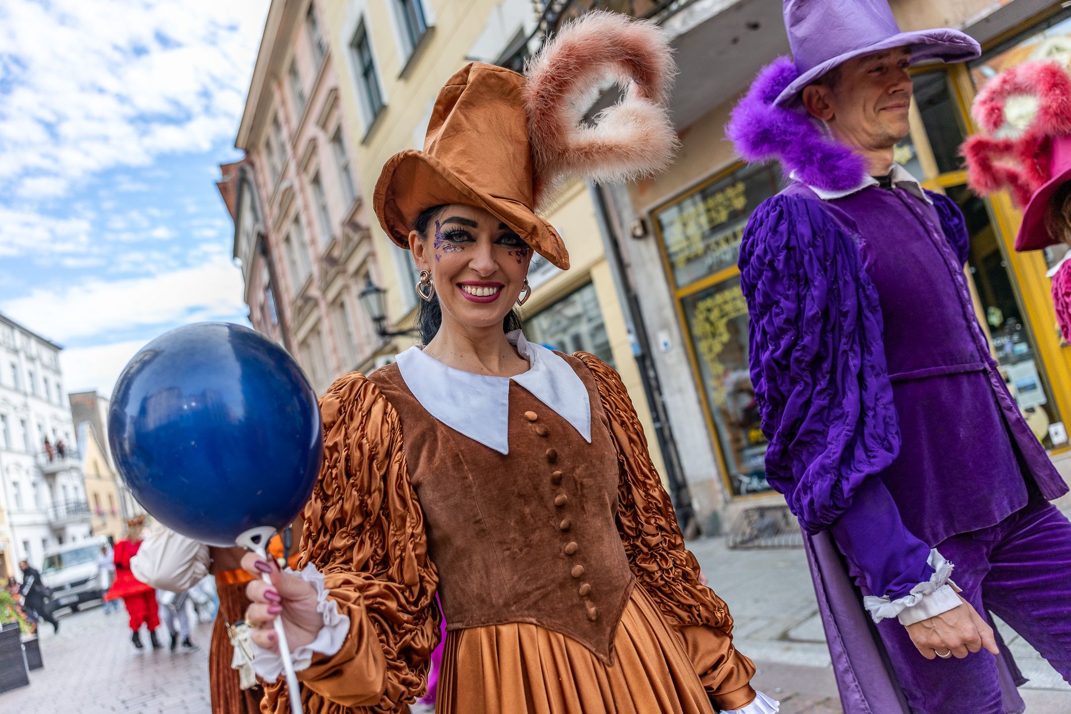 Parada przed festiwalem Spotkania 