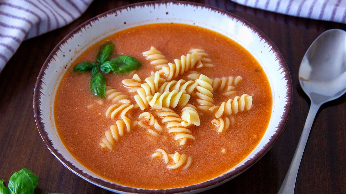 Nigdy nie zabielam pomidorówki śmietaną. Znajoma kucharka pokazała mi lepszy sposób