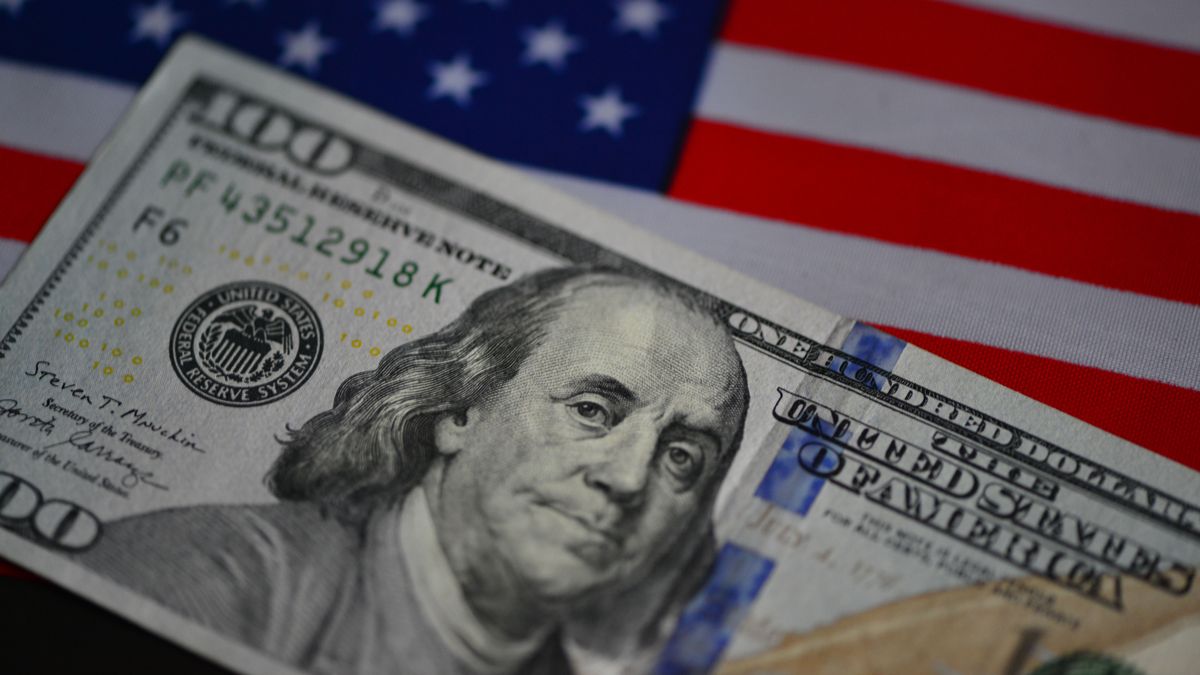 FUYANG, CHINA - SEPTEMBER 11, 2024 - Photo taken on Sept 11, 2024 shows US dollar banknotes in Fuyang city, East China's Anhui province. (Photo credit should read CFOTO/Future Publishing via Getty Images)