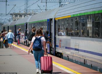 "Koziołek" wykolejony. Doszło do zderzenia z samochodem ciężarowym