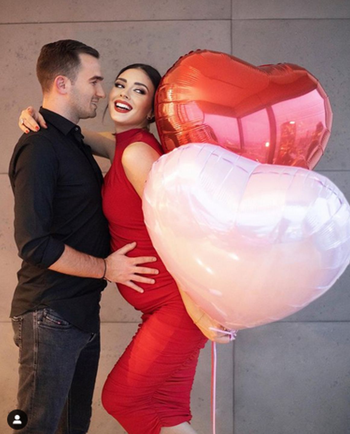 Klaudia Halejcio z partnerem