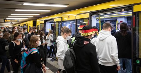 Bilet za 9 euro obniżył inflację, ale nie skłonił Niemców do porzucenia aut