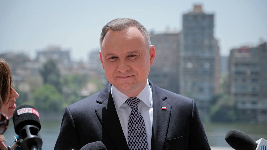 Kair, Egipt, 31.05.2022. Prezydent RP Andrzej Duda podczas spotkania z przedstawicielami mediów w hotelu St. Regis w Kairze, 31 bm. Para prezydencka przebywa z wizytą w Egipcie. (sko) PAP/Mateusz Marek
