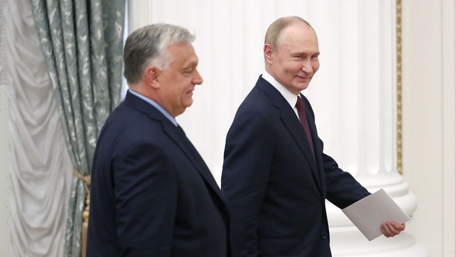Tusk o negocjacjach Orbana. "Ktoś czuje się bezpieczniej?"