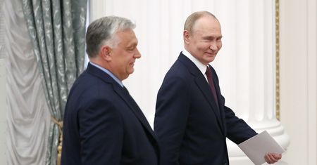 Tusk o negocjacjach Orbana. "Ktoś czuje się bezpieczniej?"