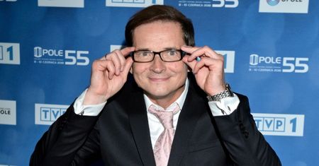 Wiadomo, co Przemysław Babiarz robi PO ZAWIESZENIU! Tabloid "przyłapał" go na ulicach Paryża