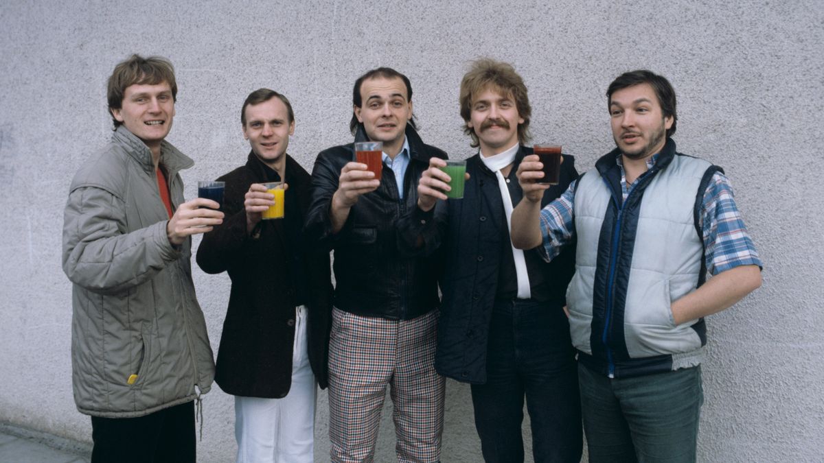 Zbigniew Nikodemski (pierwszy z prawej) był członkiem zespołu Rezerwat