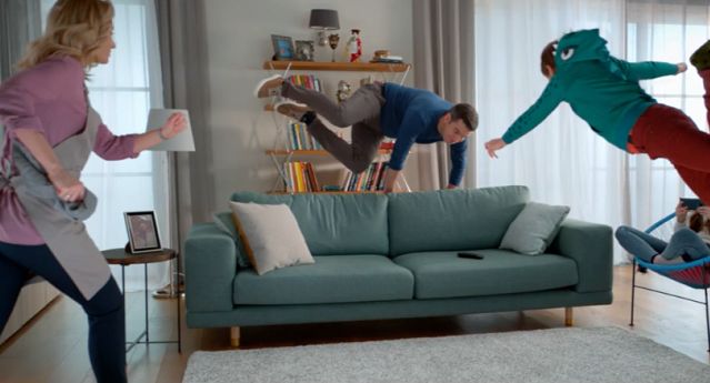 Walka o pilota reklamuje promocję oferty telewizyjnej Cyfrowego Polsatu (wideo)