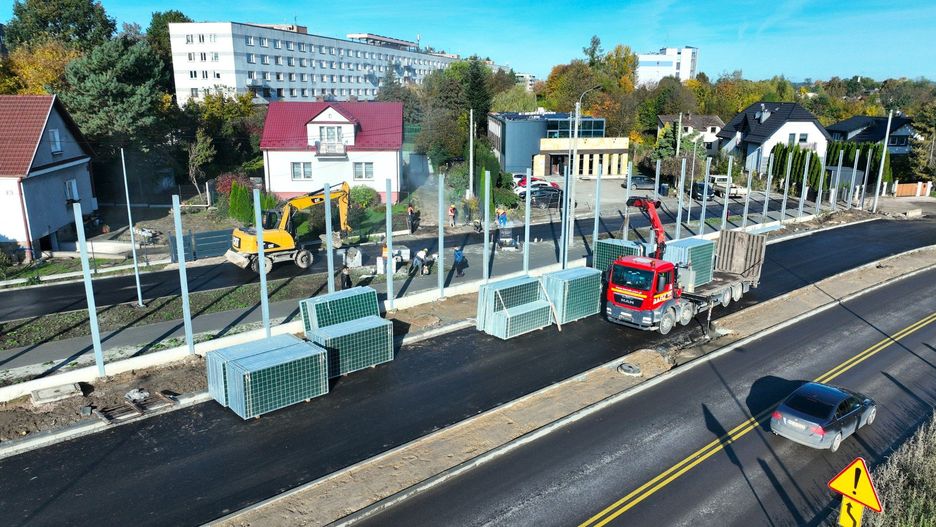 Trwa montaż ekranów akustycznych