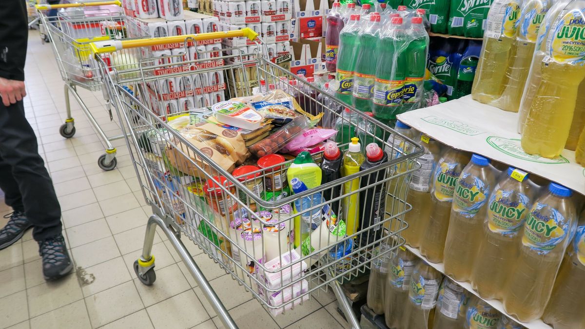 East News archiwum5
Fot. Tomasz Kawka/East News Katowice 10.03.2018 Sklepy w Katowicach na dzien przed pierwsza niedziela wolna od handlu.
TOMASZ KAWKA